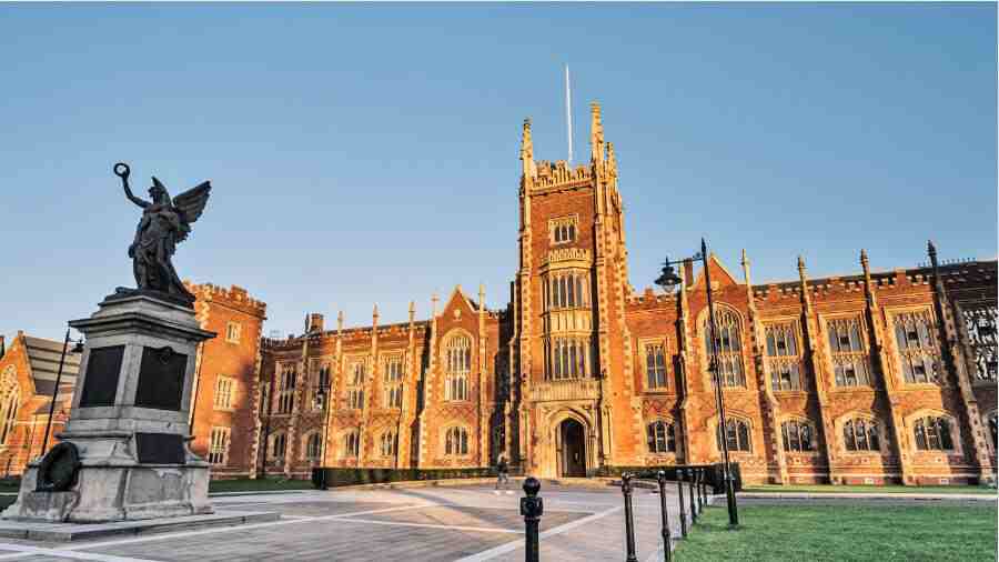 加拿大女王大學(xué)被指控AI學(xué)術(shù)不端怎么辦